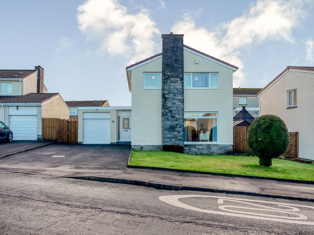 4 Bedroom Detached Villa