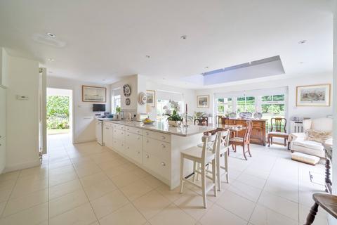 5 bedroom detached house for sale, Winterbourne Grove, Weybridge, KT13