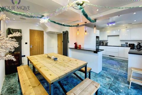 4 bedroom semi-detached house for sale, Greenside Lane, Bradford BD13