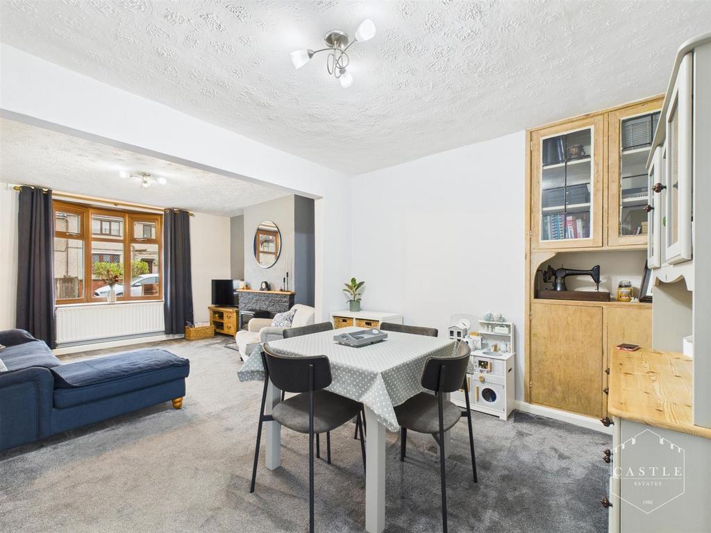 Lounge/dining room