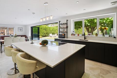 4 bedroom detached house for sale, Monument Lane, Gerrards Cross SL9