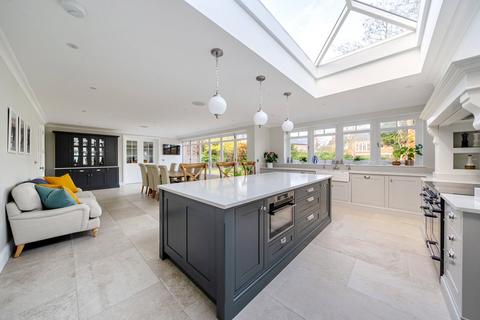 undefined, Manor Walk, Weybridge, KT13