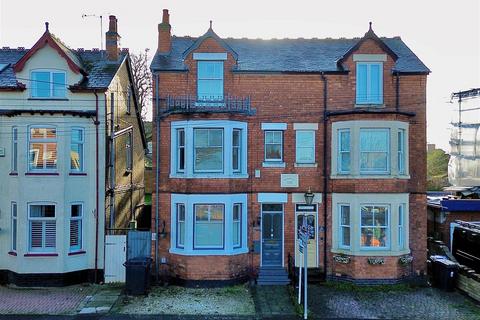 4 bedroom semi-detached house for sale, Mount Road, Hinckley
