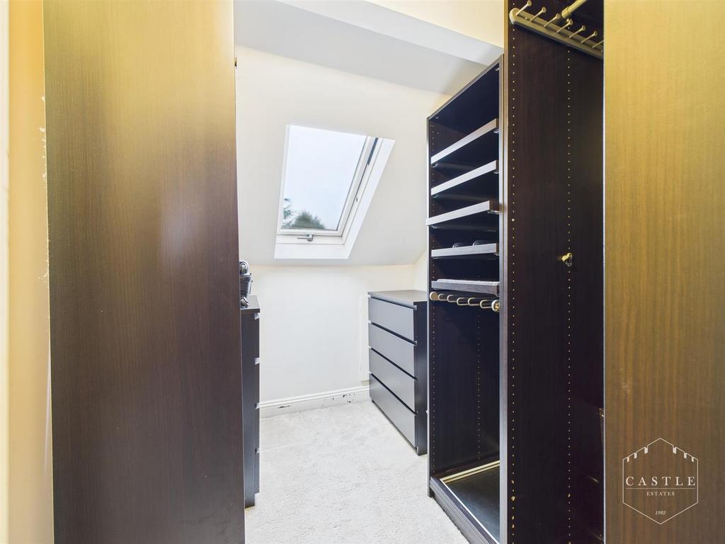 Walk in wardrobe