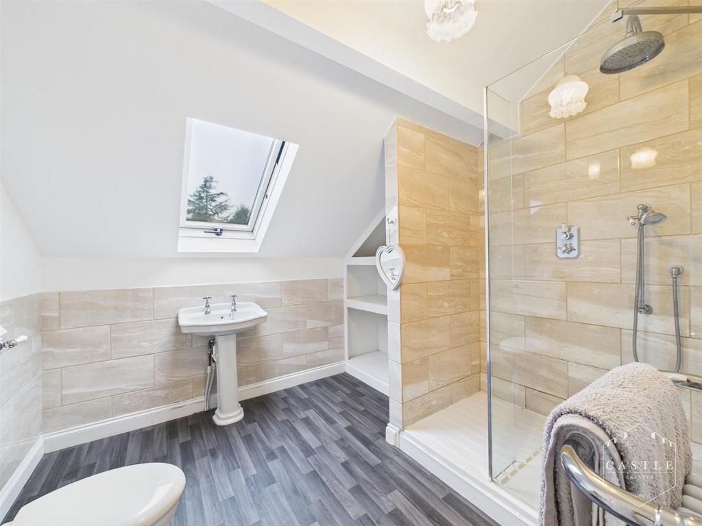 Ensuite shower room