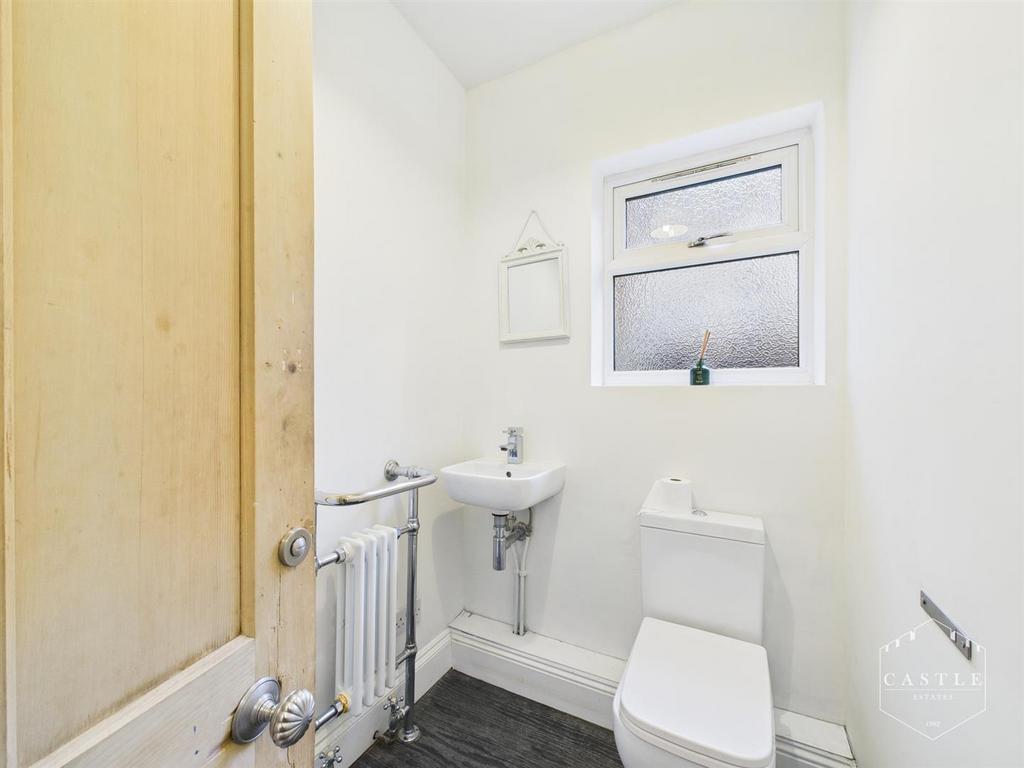 Guest cloakroom