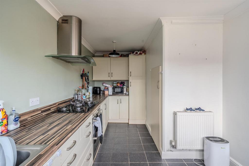 6 LUDLOW CLOSE-14.jpg
