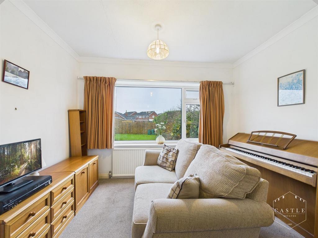 Sun/family room