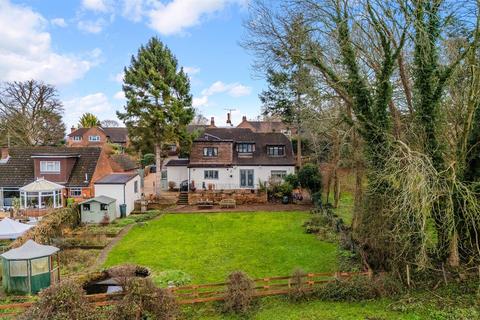 3 bedroom bungalow for sale, Woodplace Lane, Coulsdon