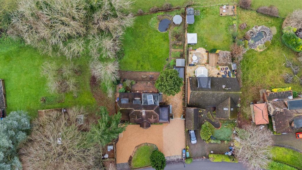 WOODPLACE LANE, 76 DRONE  (6).jpg