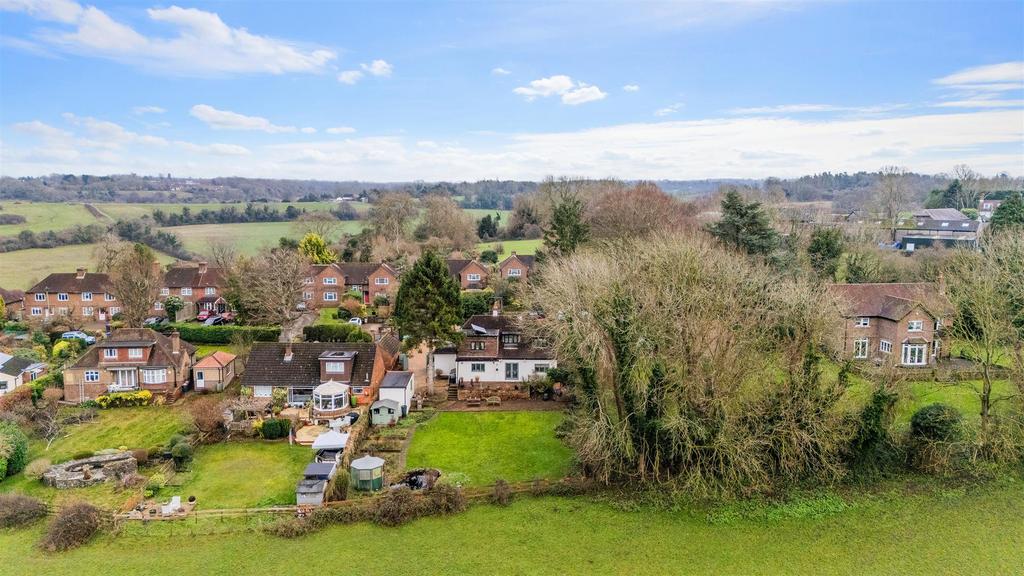 WOODPLACE LANE, 76 DRONE  (9).jpg