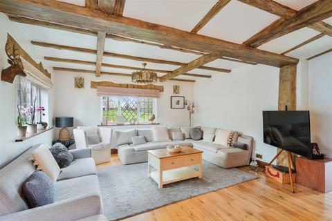 3 bedroom bungalow for sale, Woodplace Lane, Coulsdon