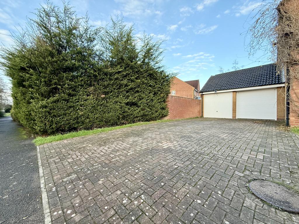 Garage & Driveway