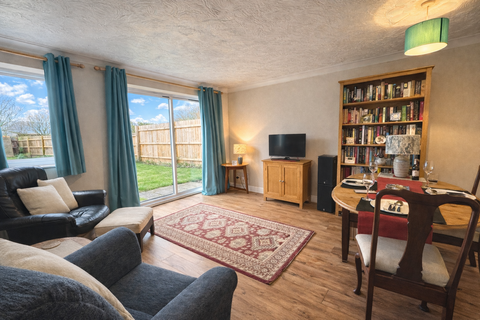 3 bedroom end of terrace house for sale, Penrhyn Court, Kettering NN14