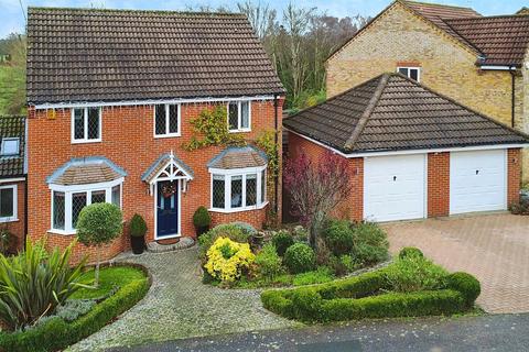 4 bedroom detached house for sale, Nightingale Close, Abbots Langley WD5