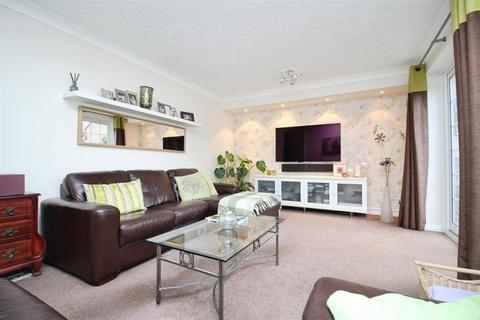 4 bedroom detached house for sale, Nightingale Close, Abbots Langley WD5
