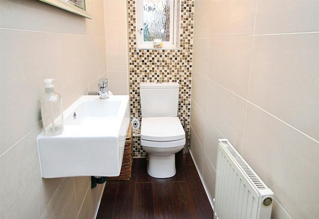 Cloakroom / wc