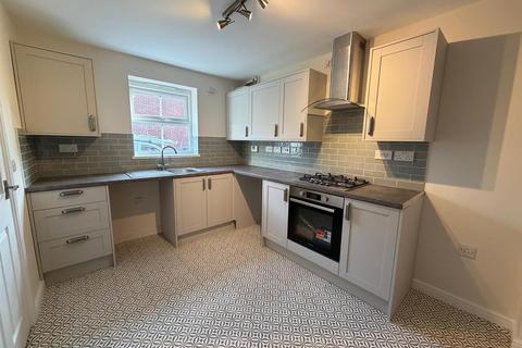 3 bedroom end of terrace house for sale, Brooks Close, Wootton