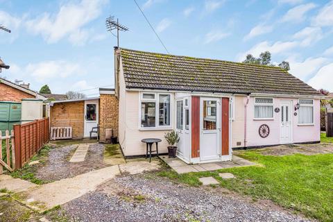 2 bedroom bungalow for sale, Nr Mengham