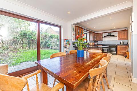 4 bedroom detached house for sale, High Street, Eaton Bray