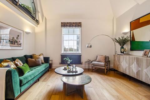 2 bedroom flat for sale, Searle House, London, SW11
