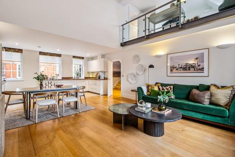 2 bedroom flat for sale, Searle House, London, SW11