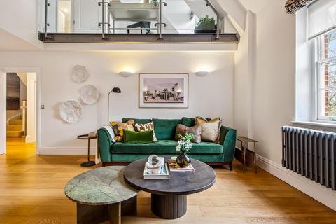2 bedroom flat for sale, Searle House, London, SW11