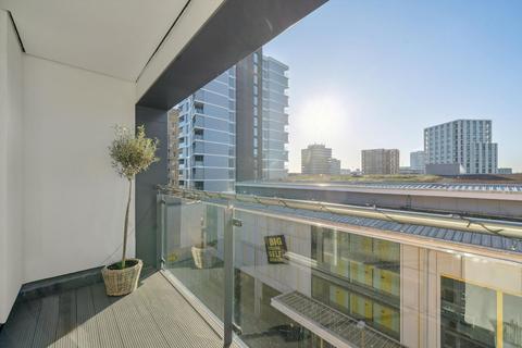 2 bedroom flat for sale, Holman Road, London, SW11