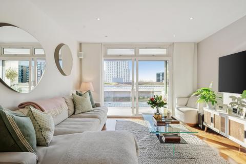 2 bedroom flat for sale, Holman Road, London, SW11