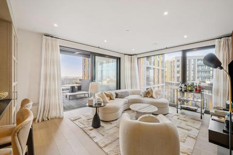 3 bedroom flat for sale, Legacy Building, London, SW11