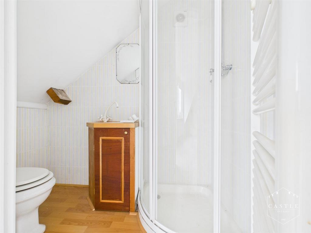 Ensuite shower room