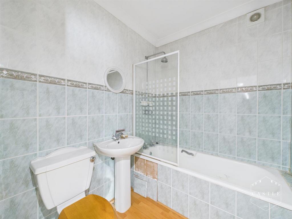 Family bathroom