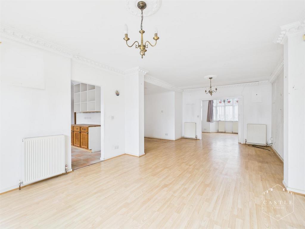 Sitting/family room