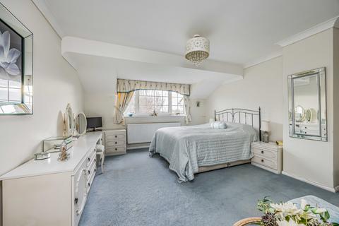 4 bedroom detached house for sale, Near Mengham