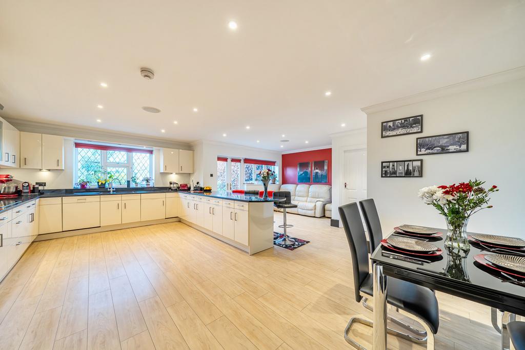 Kitchen/Dining