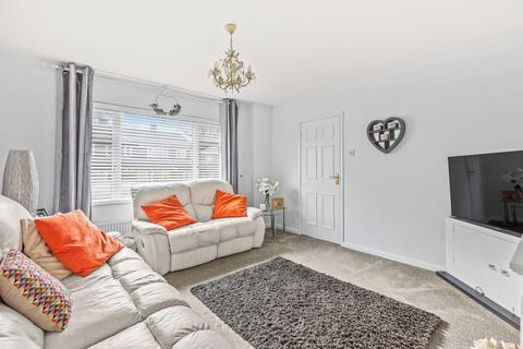 4 bedroom semi-detached house for sale, Brookside, Crawley RH10