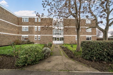 2 bedroom flat for sale, Stratton Close, Edgware, HA8