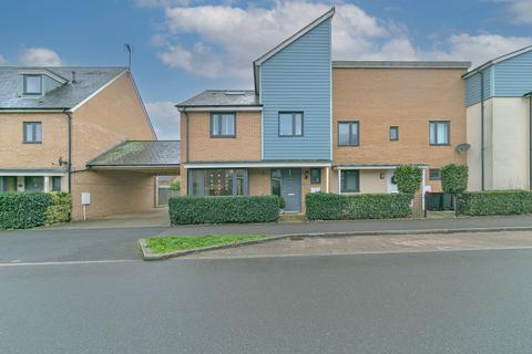 5 bedroom terraced house for sale, Selkirk Drive, Oakridge Park, MK14