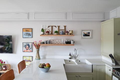 2 bedroom flat for sale, Evering Road, London, E5