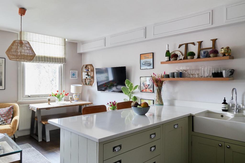 Kitchen/Reception