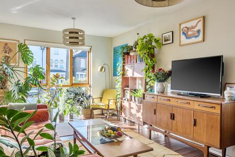 1 bedroom apartment for sale, Champion Road, London