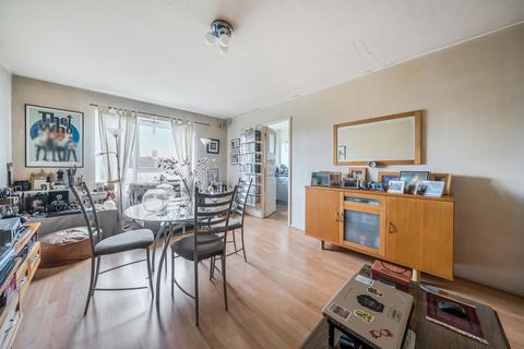 2 bedroom apartment for sale, Lennard Road, London