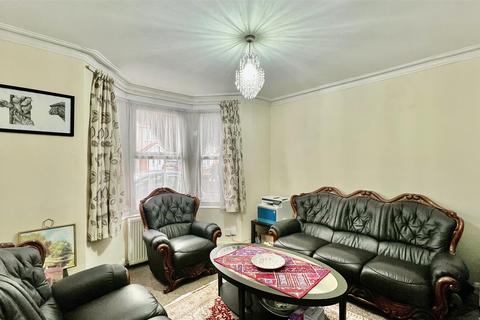 undefined, Cromwell Road, Hounslow TW3