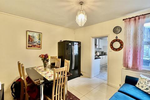 undefined, Cromwell Road, Hounslow TW3