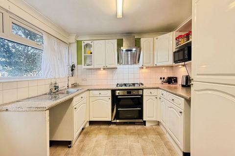 3 bedroom end of terrace house for sale, Howards Grove, Southampton SO15