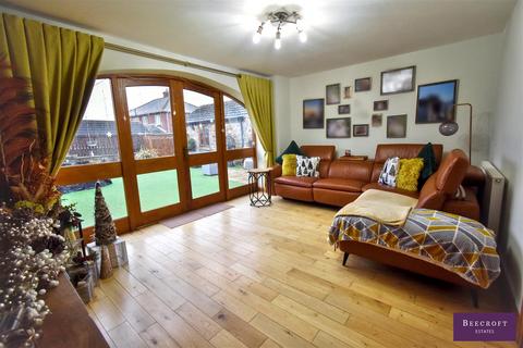 4 bedroom cottage for sale, Middlecliff Lane, Little Houghton, Barnsley