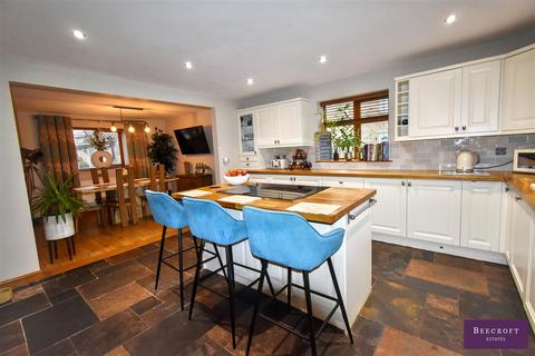 4 bedroom cottage for sale, Middlecliff Lane, Little Houghton, Barnsley