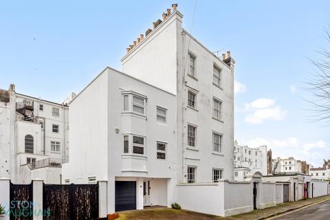 3 bedroom apartment for sale, Kingscliffe Court, Brighton BN2