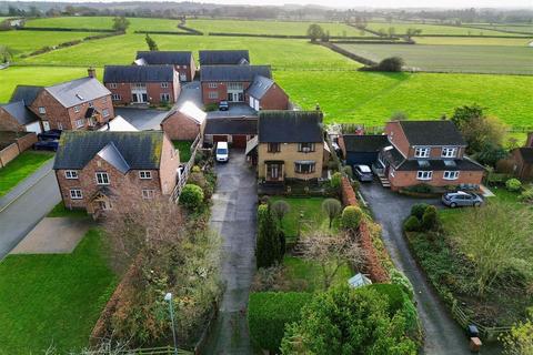 4 bedroom detached house for sale, Main Street, Barton In The Beans, Nuneaton
