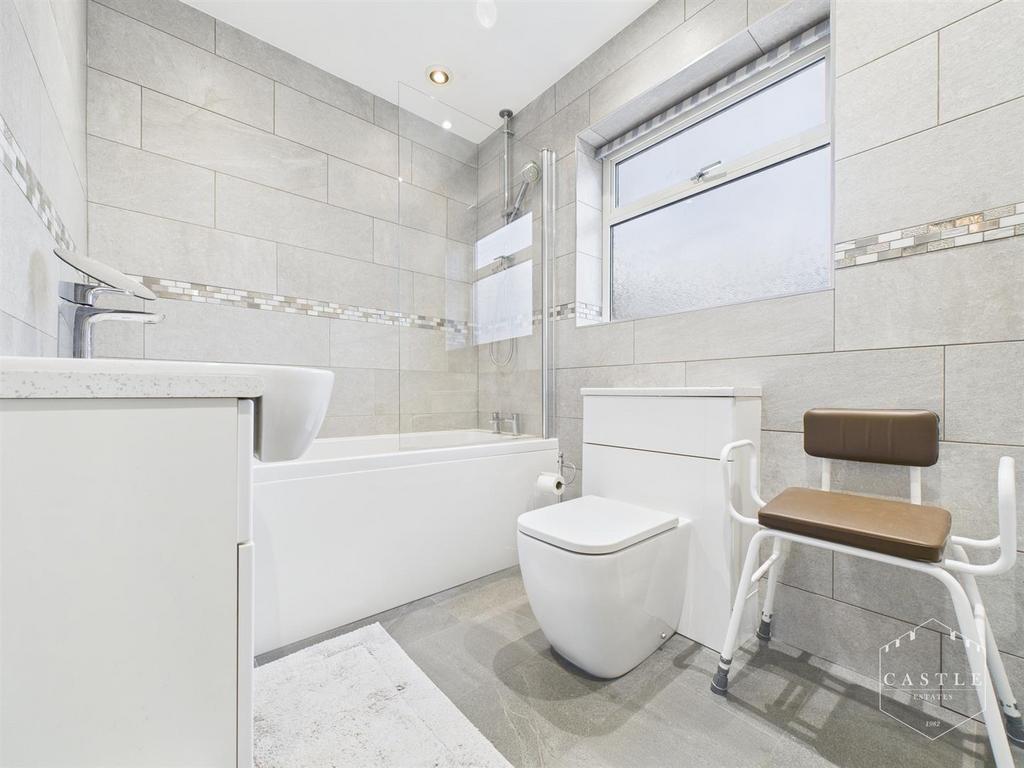 Family bathroom